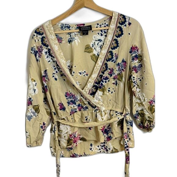Angie Boho Floral Faux Wrap Top 3/4 Sleeves Tie Waist Sz M EUC / From Buckle BKE - Picture 1 of 7
